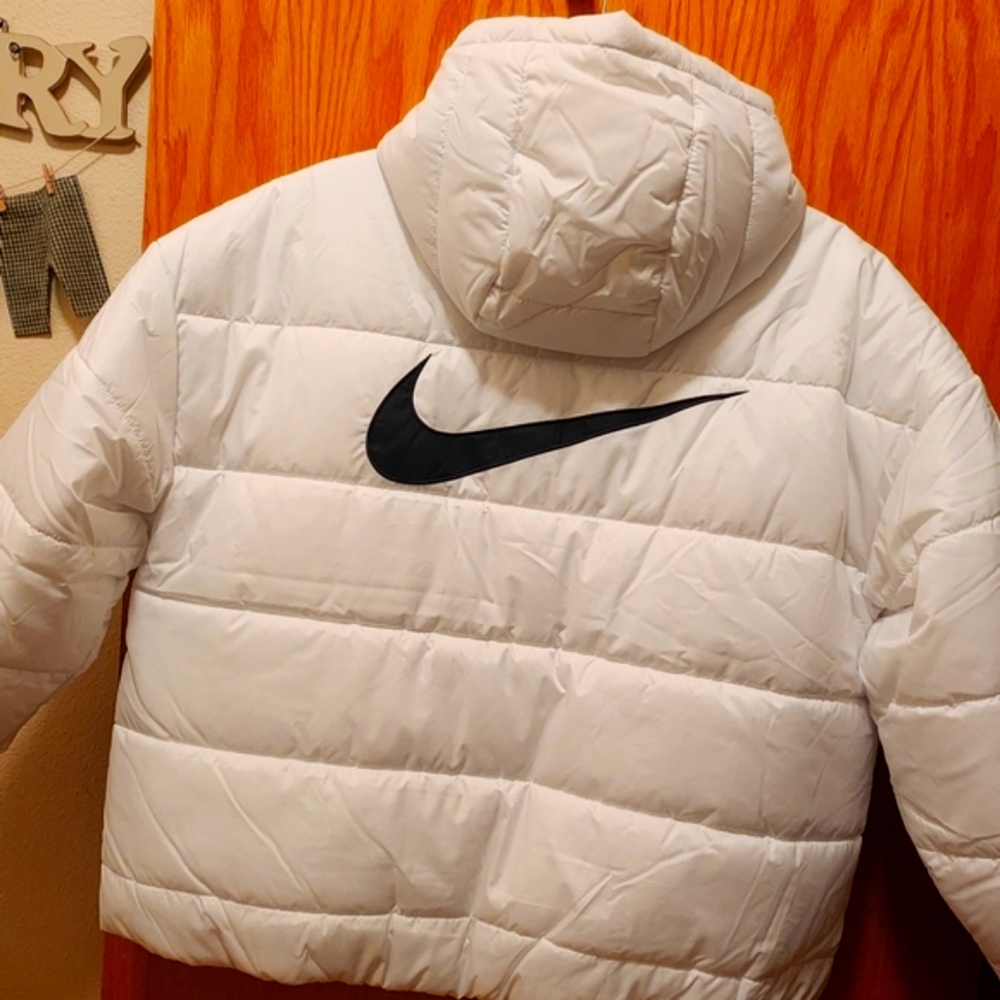 Wonens Nike jacket size L